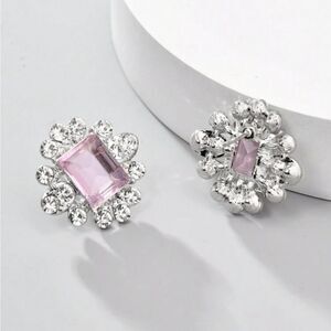 Vintage style pink stud earrings A453
